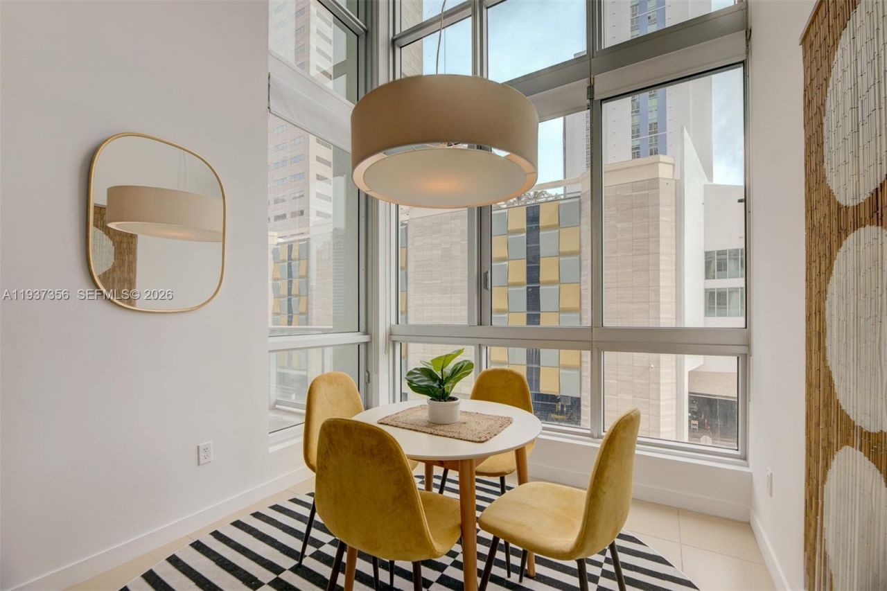 300 S Biscayne Blvd, Unit L-428, Miami, FL 33131 Photo