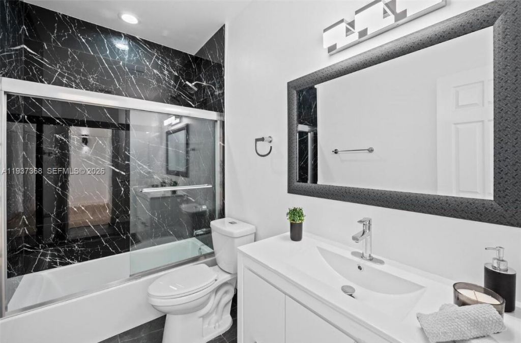 1705 Johnson St, Unit B, Hollywood, FL 33020 Photo