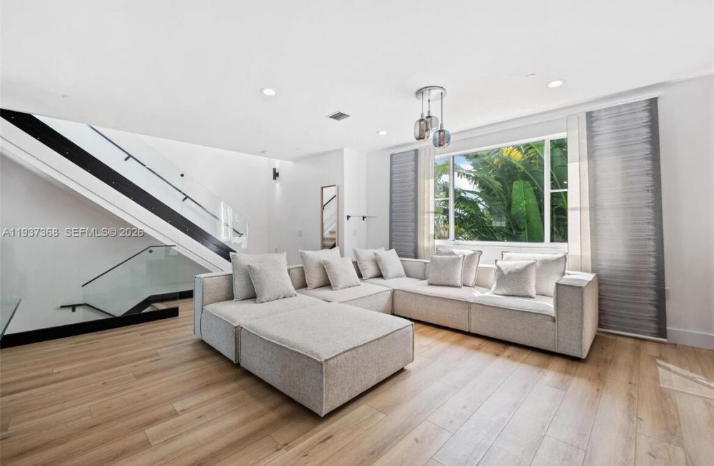 1705 Johnson St, Unit B, Hollywood, FL 33020 Photo