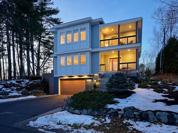 17 Lavenger Lane, New Castle, NH 03854