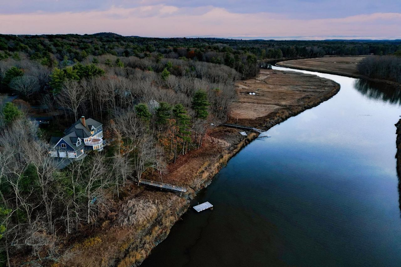 10 Wingate Court, Stratham, NH 03885 Main Photo