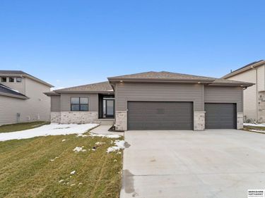 6326 N 207 Street, Elkhorn, NE 68022