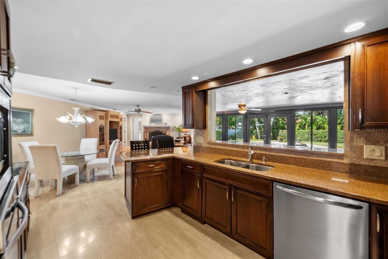 2943 Whisper Lane N, Clearwater, FL 33762 Photo