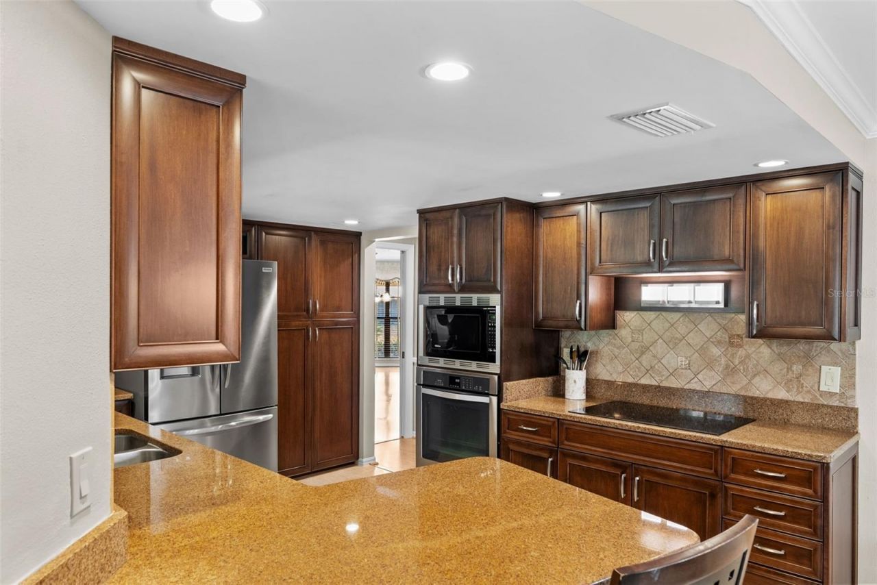 2943 Whisper Lane N, Clearwater, FL 33762 Photo