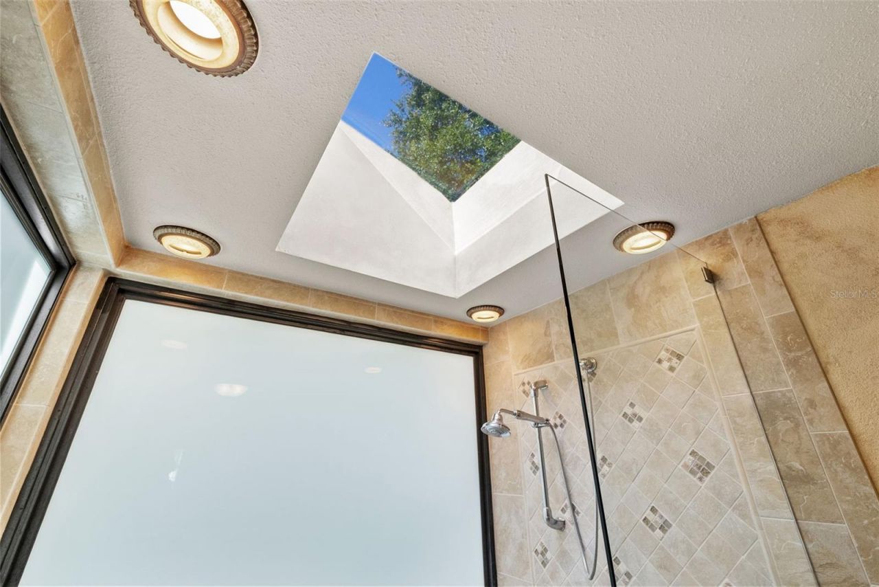 2943 Whisper Lane N, Clearwater, FL 33762 Photo