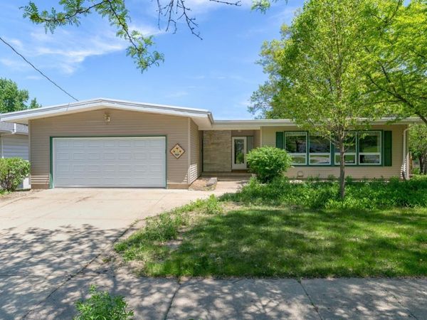 412 Dickens, Parkersburg, IA 50665