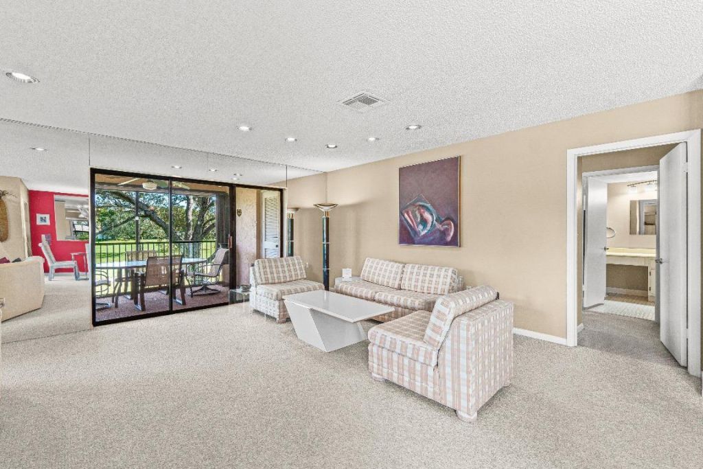 3 Stratford Drive E, Unit B, Boynton Beach, FL 33436 Photo