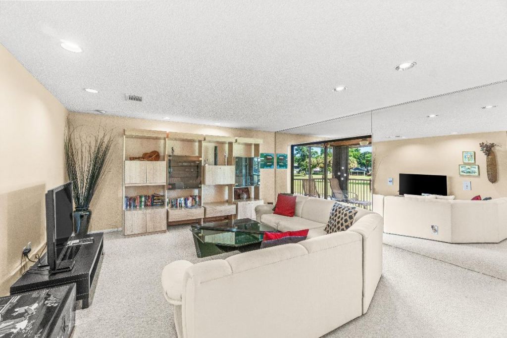 3 Stratford Drive E, Unit B, Boynton Beach, FL 33436 Photo