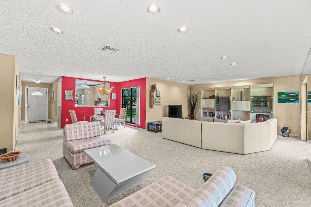 3 Stratford Drive E, Unit B, Boynton Beach, FL 33436 Photo