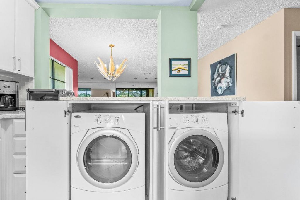 3 Stratford Drive E, Unit B, Boynton Beach, FL 33436 Photo