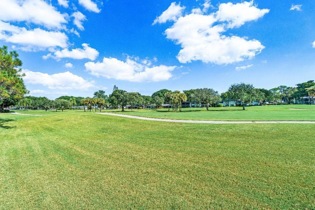 3 Stratford Drive E, Unit B, Boynton Beach, FL 33436 Photo