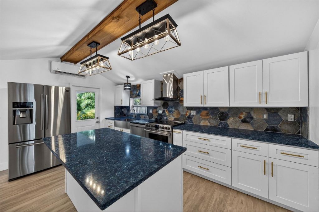 181 NE 15th Ter, Boca Raton, FL 33432 Photo