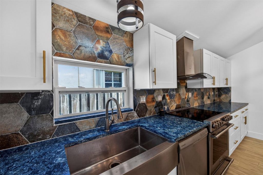 181 NE 15th Ter, Boca Raton, FL 33432 Photo