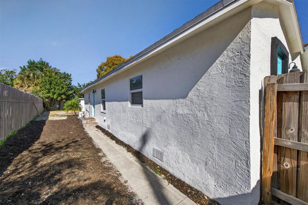 181 NE 15th Ter, Boca Raton, FL 33432 Photo