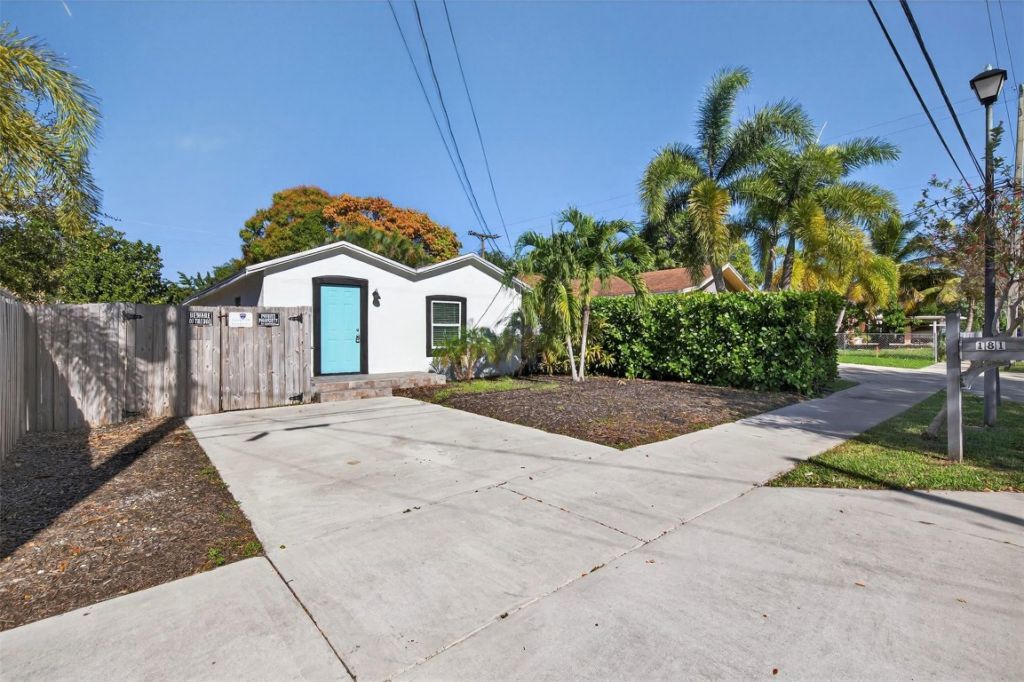 181 NE 15th Ter, Boca Raton, FL 33432 Photo