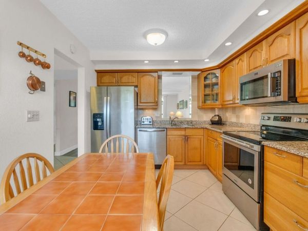 7340 Lake Circle Dr, Unit 301, Margate, FL 33063