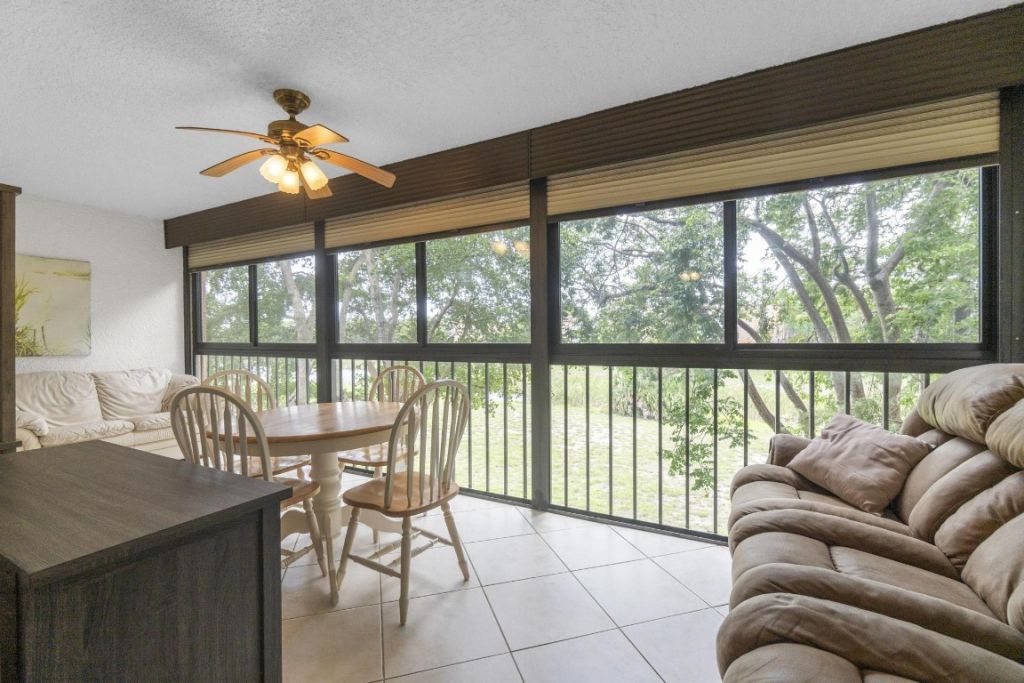 7340 Lake Circle Dr, Unit 301, Margate, FL 33063 Photo