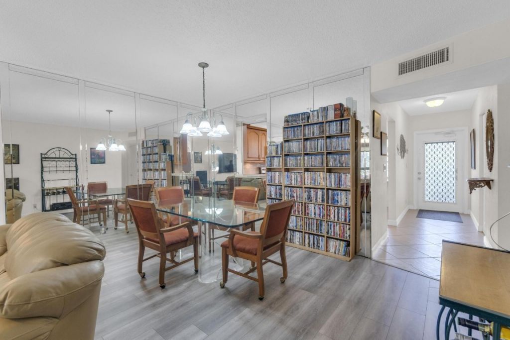 7340 Lake Circle Dr, Unit 301, Margate, FL 33063 Photo