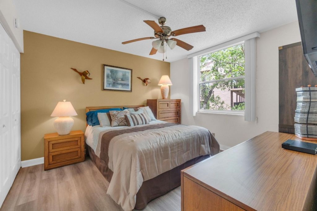 7340 Lake Circle Dr, Unit 301, Margate, FL 33063 Photo