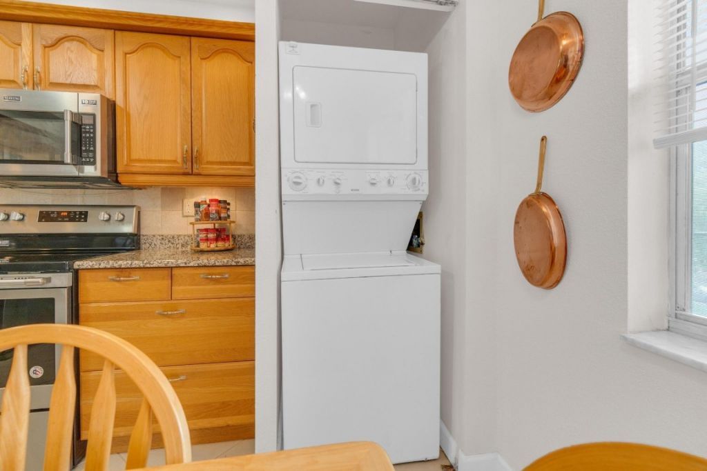 7340 Lake Circle Dr, Unit 301, Margate, FL 33063 Photo