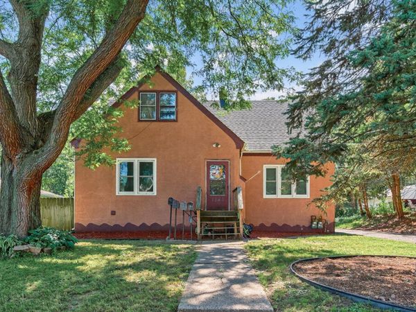 1562 Ivy Avenue E, Saint Paul, MN 55106