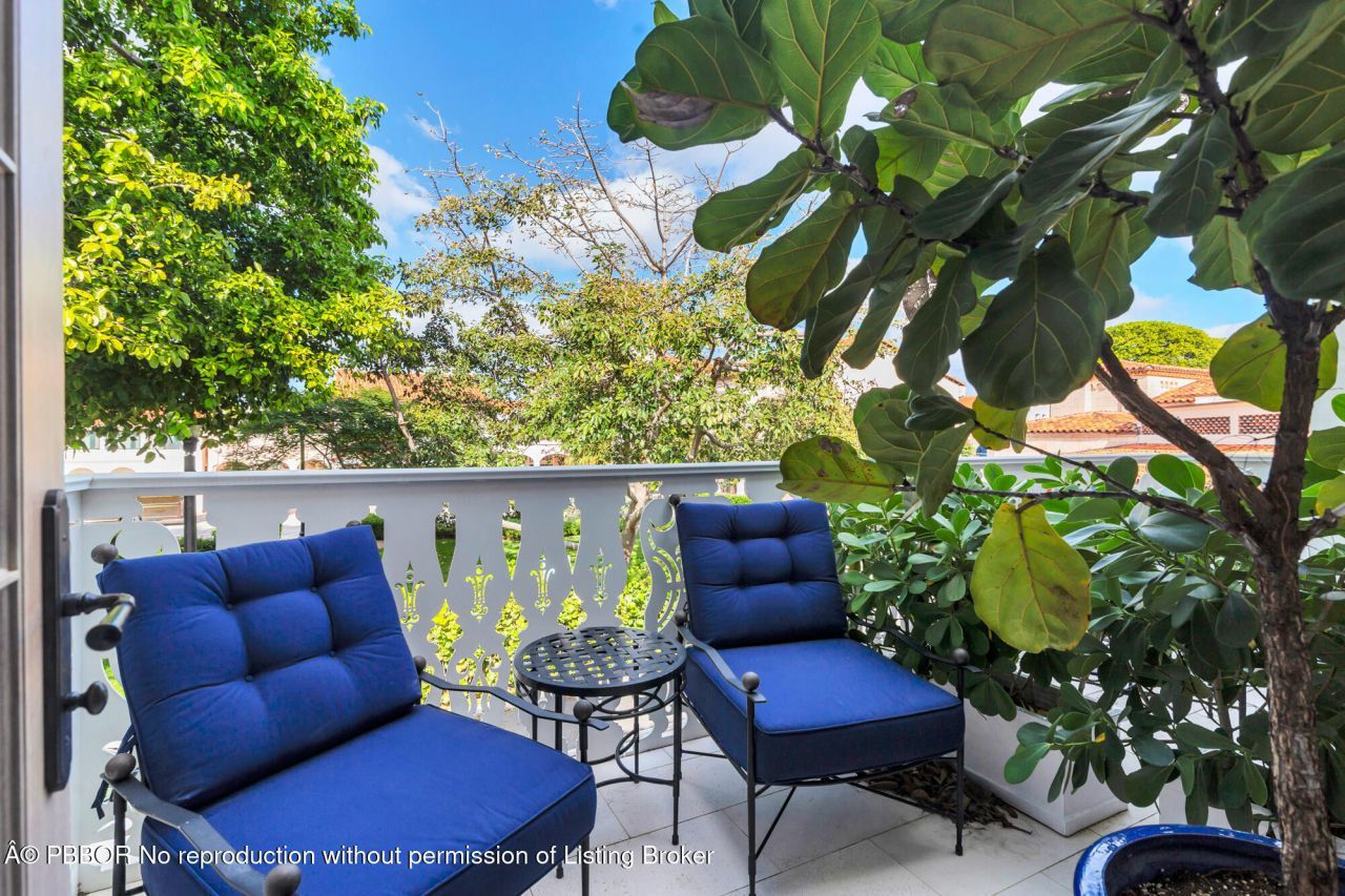 236 Phipps Plaza, Unit 201, Palm Beach, FL 33480 Photo