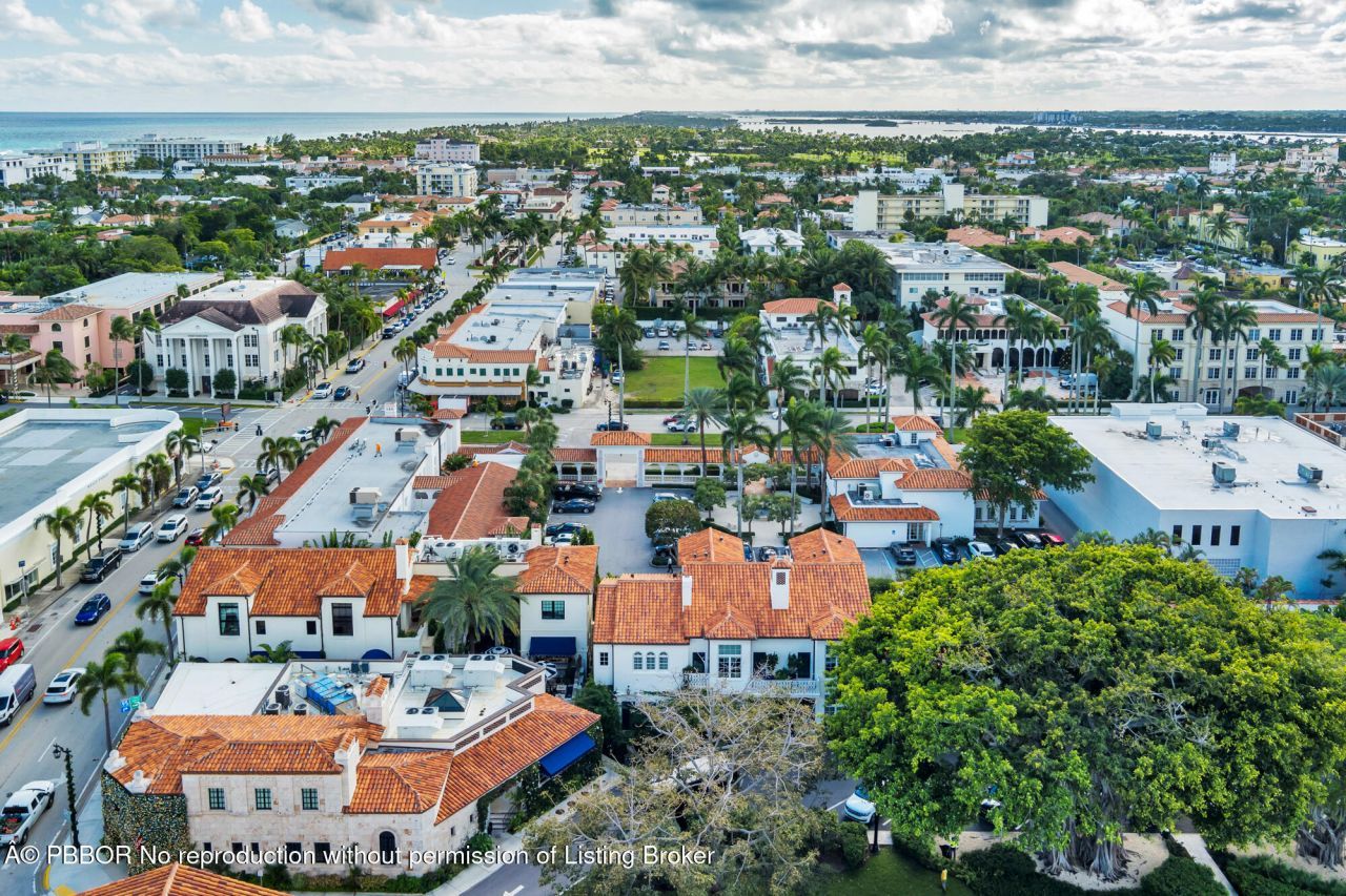 236 Phipps Plaza, Unit 201, Palm Beach, FL 33480 Photo