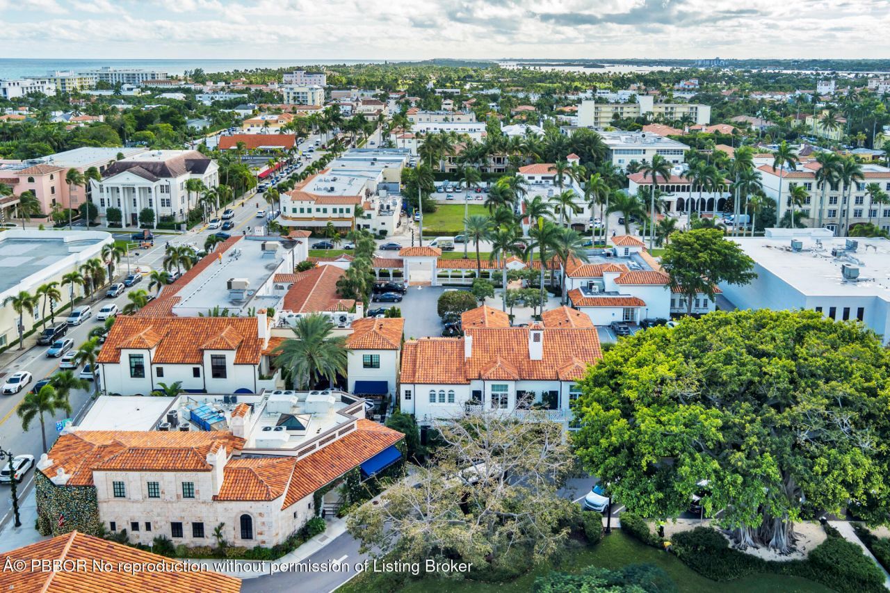 236 Phipps Plaza, Unit 201, Palm Beach, FL 33480 Photo