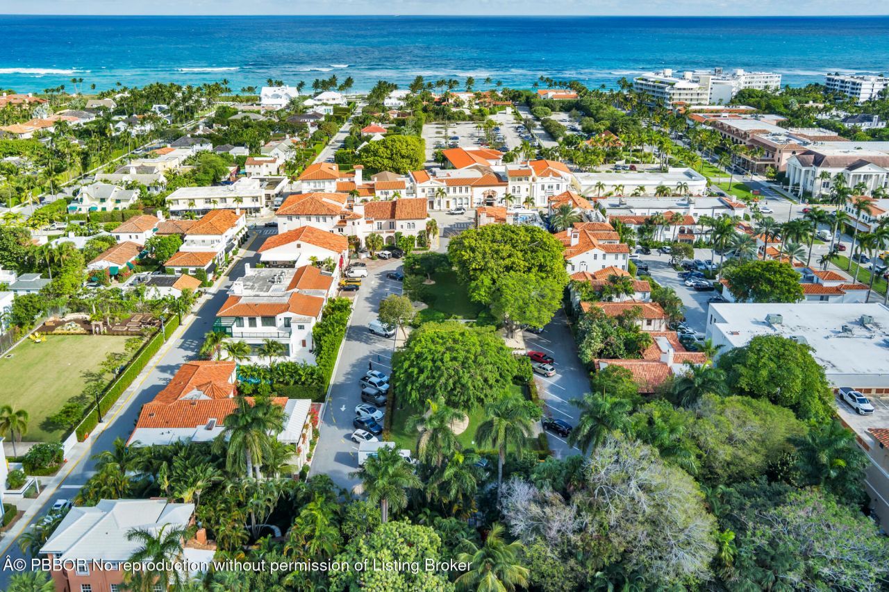 236 Phipps Plaza, Unit 201, Palm Beach, FL 33480 Photo