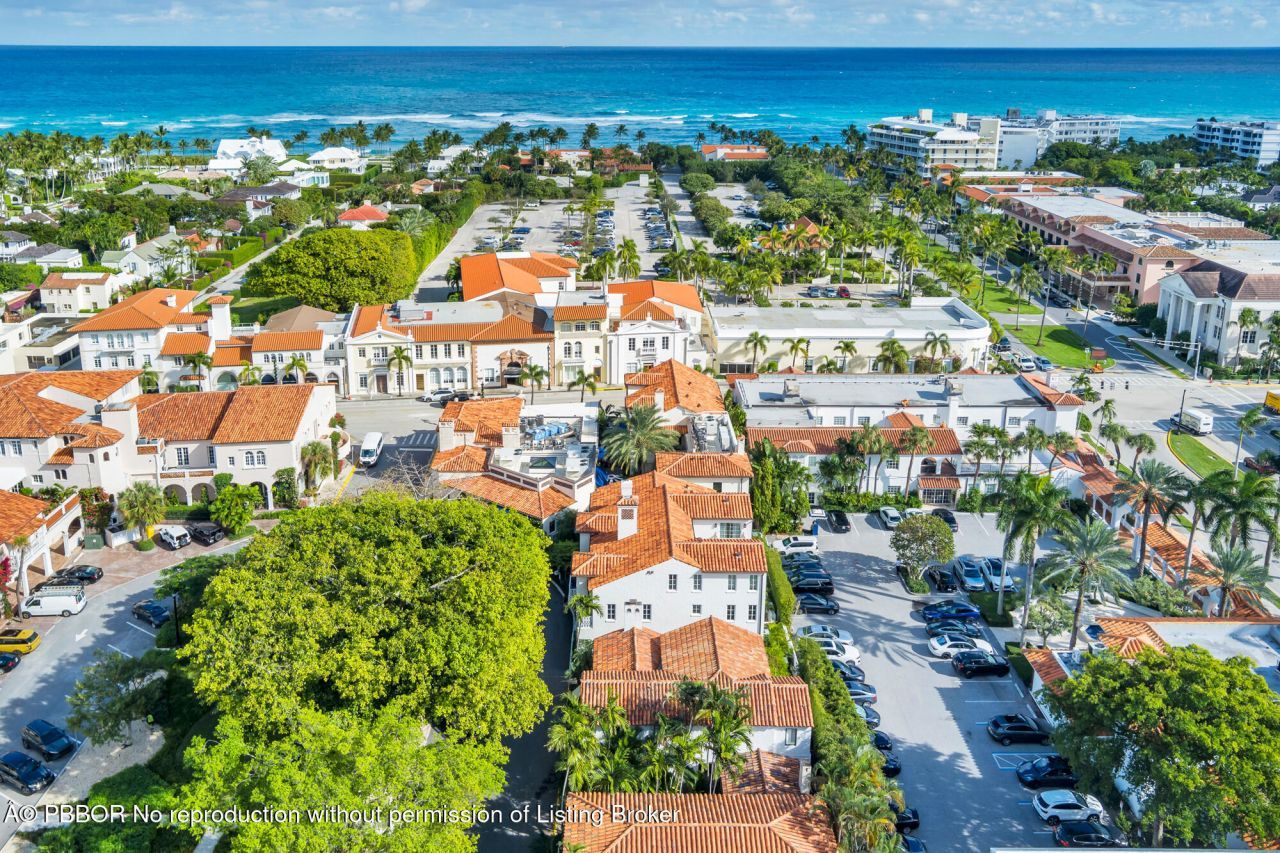 236 Phipps Plaza, Unit 201, Palm Beach, FL 33480 Photo