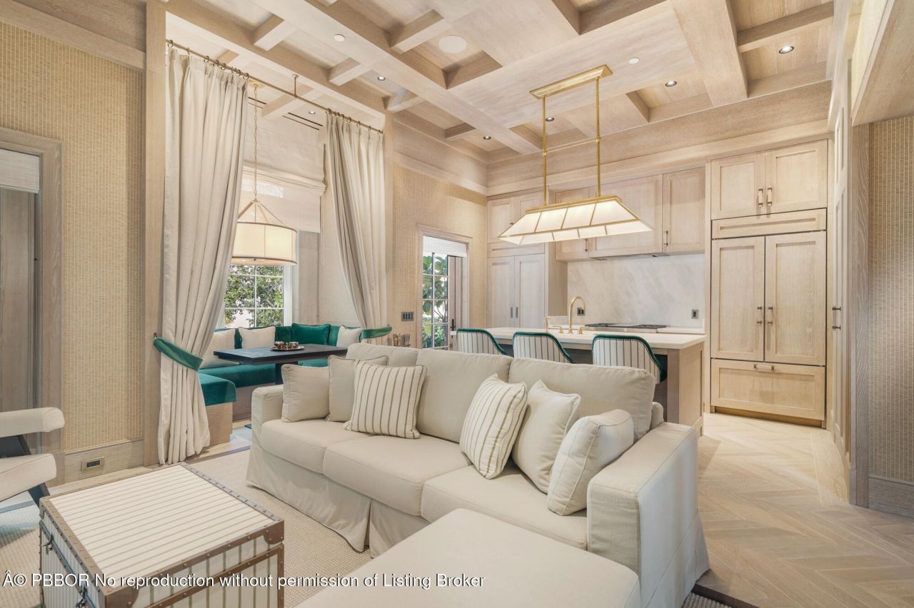 236 Phipps Plaza, Unit 201, Palm Beach, FL 33480 Photo