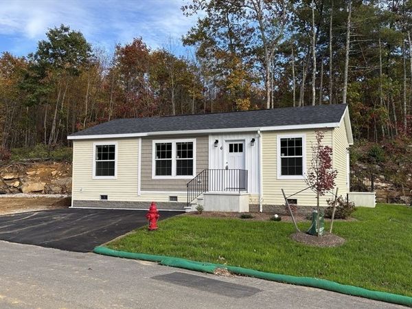 6 Berry Farms Road, Unit 3, Sturbridge, MA 01566