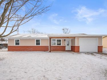 391 W Albany Court, Albany, IN 47320