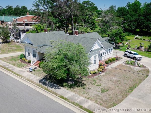 208 W Thompson Street, Fairmont, NC 28340