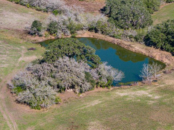 1173 Charco Rd, Tuleta, TX 78162