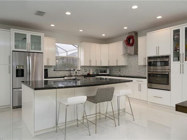 8271 Laurel Lakes WAY, NAPLES, FL 34119