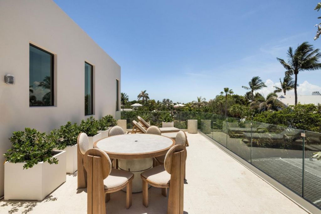 1234 George Bush Boulevard, Delray Beach, FL 33483 Photo