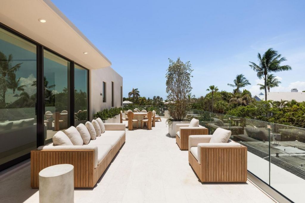 1234 George Bush Boulevard, Delray Beach, FL 33483 Photo