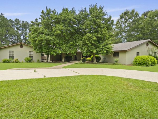 37 Windlass Dr., Hattiesburg, MS 39402