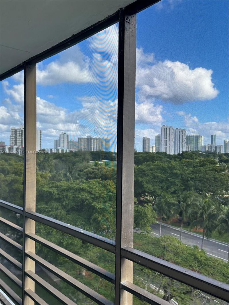 20500 W Country Club Dr, Unit 715, Aventura, FL 33180 Photo