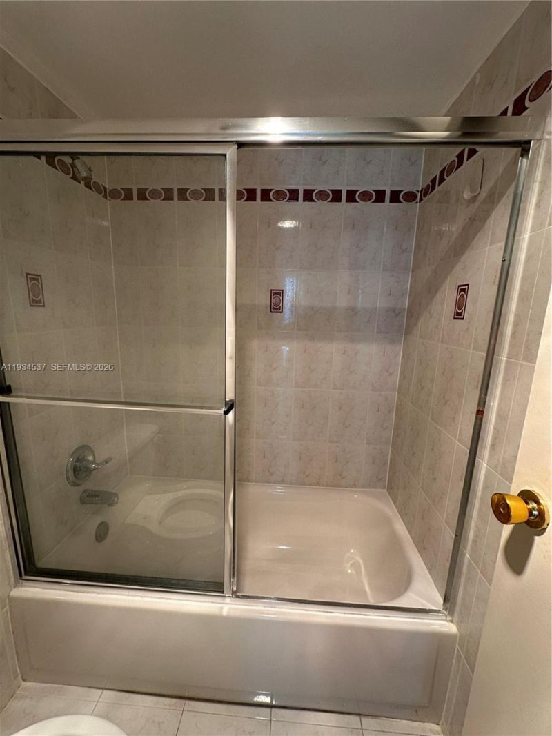 20500 W Country Club Dr, Unit 715, Aventura, FL 33180 Photo