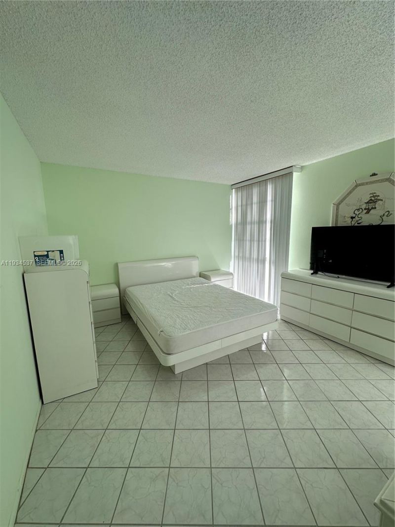 20500 W Country Club Dr, Unit 715, Aventura, FL 33180 Photo
