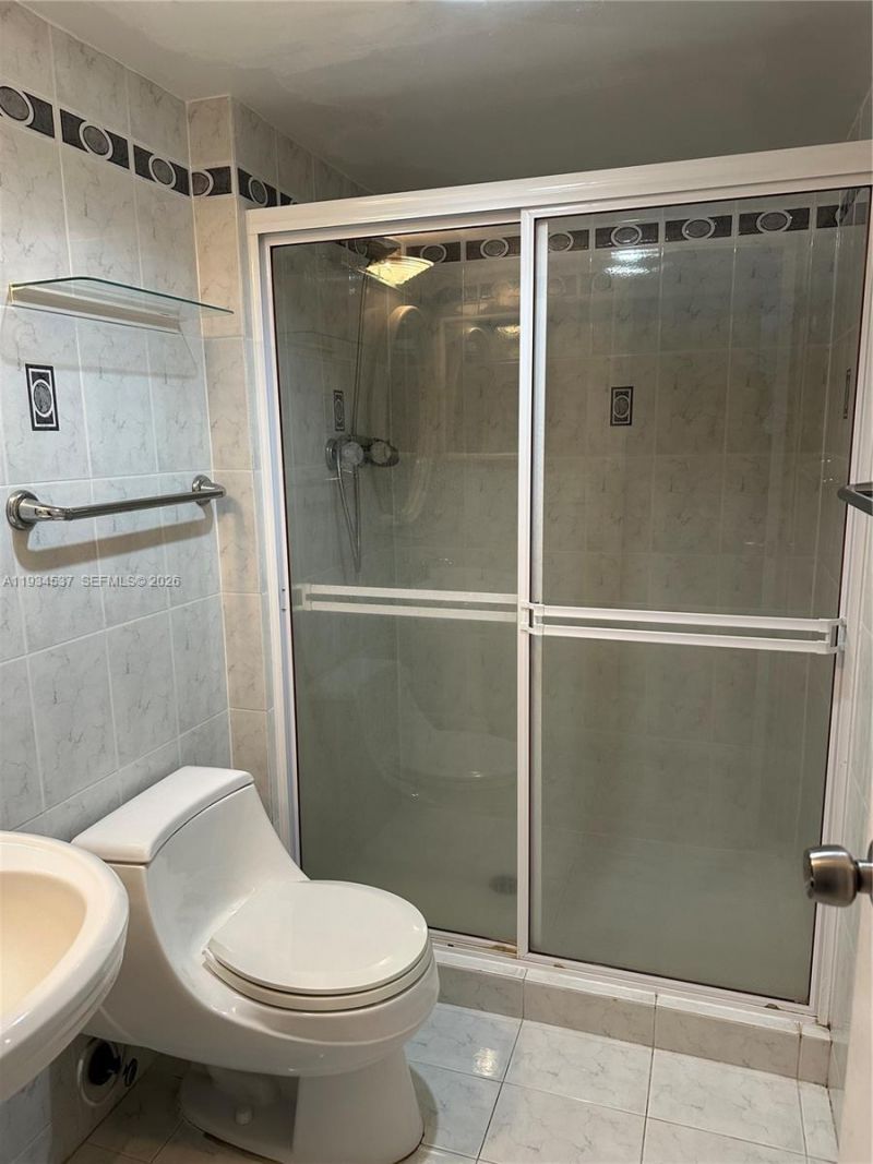 20500 W Country Club Dr, Unit 715, Aventura, FL 33180 Photo