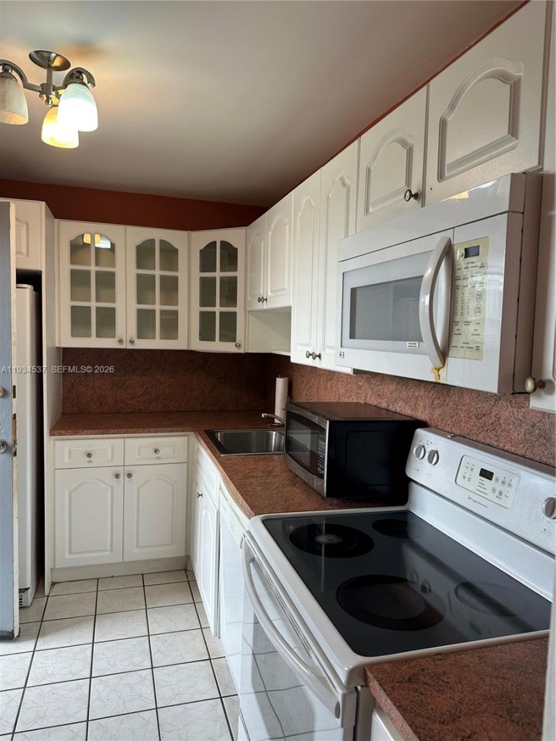 20500 W Country Club Dr, Unit 715, Aventura, FL 33180 Photo