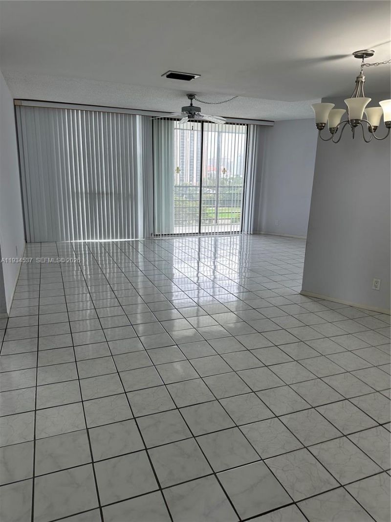 20500 W Country Club Dr, Unit 715, Aventura, FL 33180 Photo