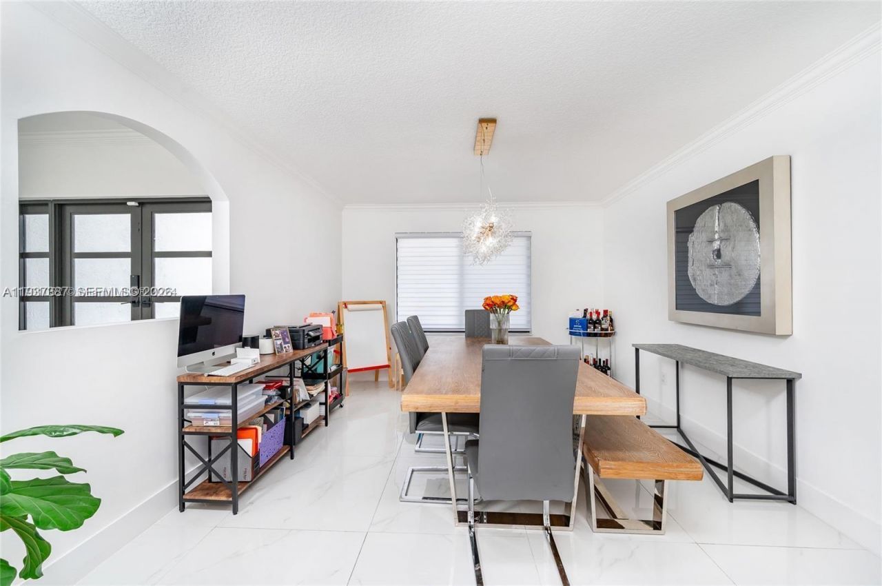 9701 SW 56th Ter, Miami, FL 33173 Photo