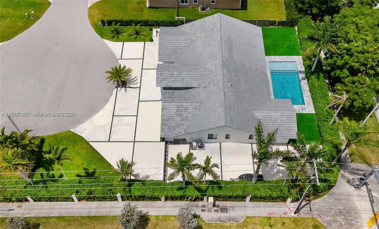 9701 SW 56th Ter, Miami, FL 33173 Photo