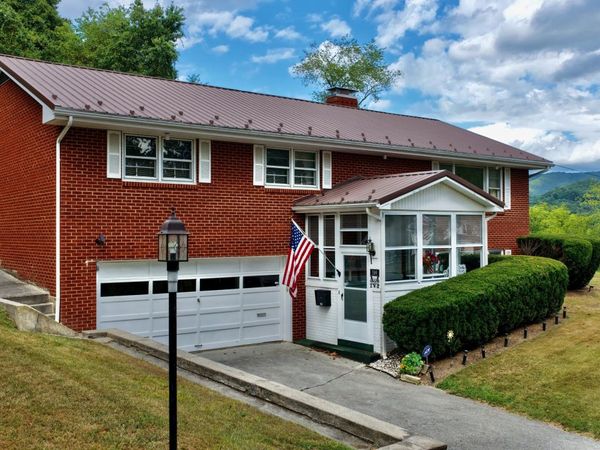 196 Old White Trail, White Sulphur Springs, WV 24986