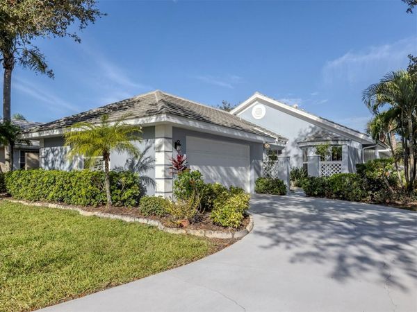 561 CLUBSIDE CIRCLE, Unit 58, VENICE, FL 34293