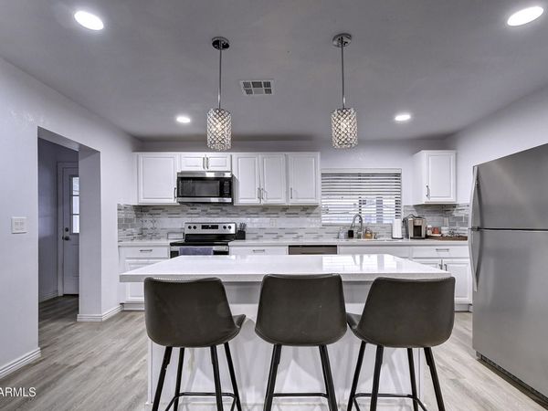 6959 W SOLANO Drive, Glendale, AZ 85303